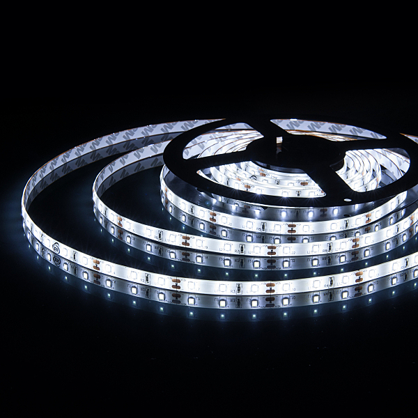 LED лента Elektrostandard Лента 12V Лента светодиодная 60Led 4,8W IP65 6500K холодный белый (2835 12V 60Led 4,8W IP65) a040996